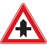 Anayol tali yol kavşağı